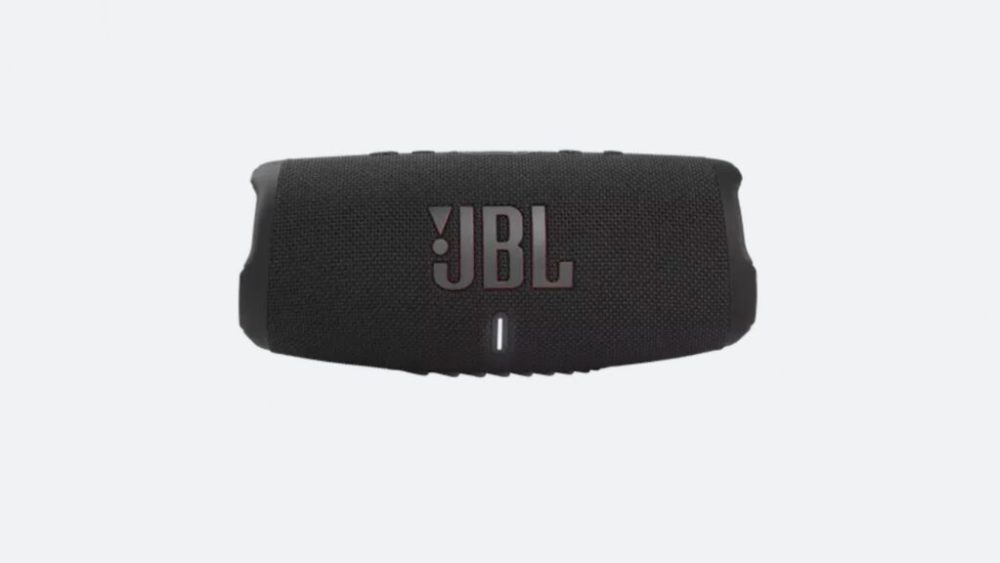 JBL Charge 5 // Source : JB