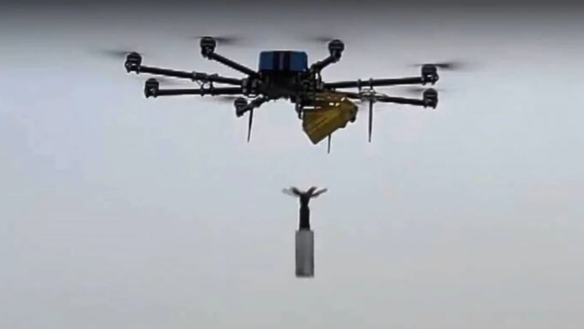 Un drone ukrainien détourné pour larguer des mortiers. // Source : Aerorozdivka