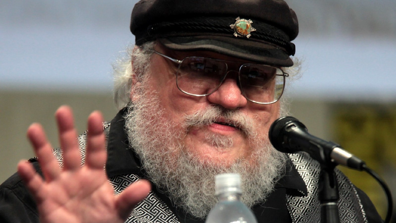 Bonne nouvelle : George R. R. Martin planche sur un roman. Mauvaise nouvelle : ce n’est pas The Winds of Winter