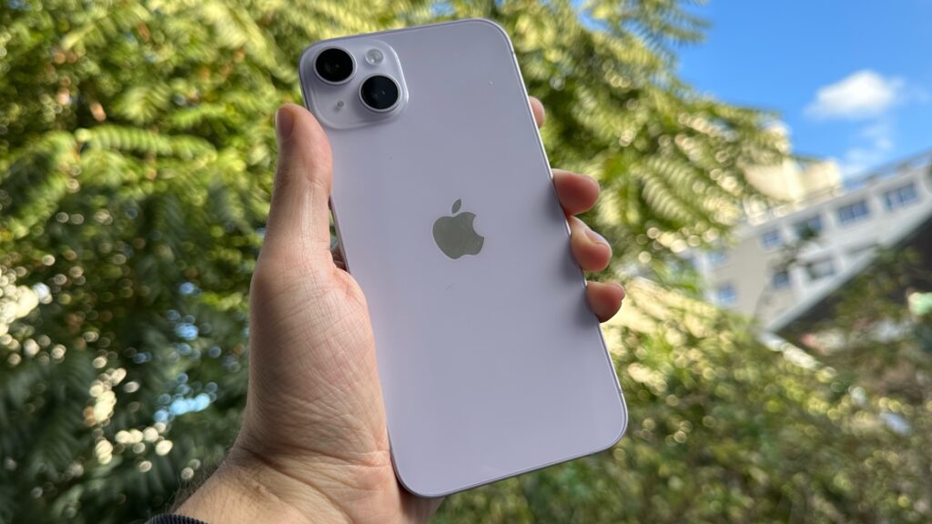 L'iPhone 14 Plus mauve. // Source : Numerama L'iPhone 14 Plus mauve. // Source : Numerama