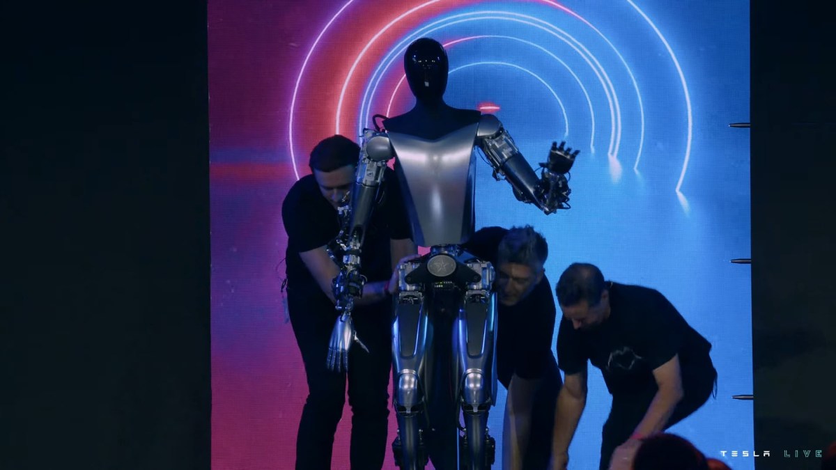 Le robot Tesla Optimus. // Source : Capture d'écran