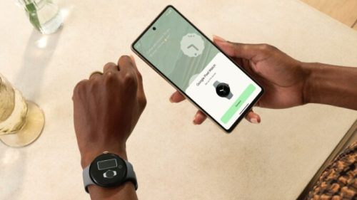 La Pixel Watch se configure avec le système Fast Pair d'Android. Elle n'est pas compatible avec les iPhone sous iOS.  // Source : Google