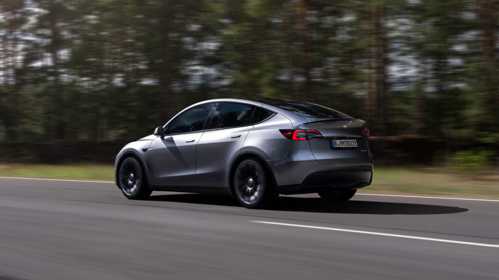 Model Y in its new Quicksilver shade // Source: Tesla