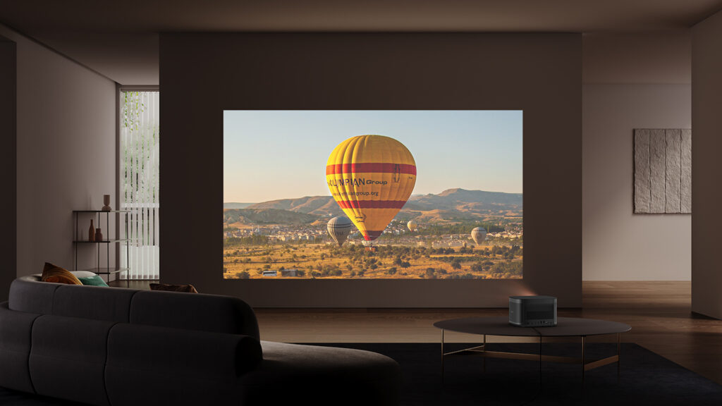 The XGIMI Horizon Pro can project in 4K with a diagonal of 200 inches.  // Source: XGIMI.