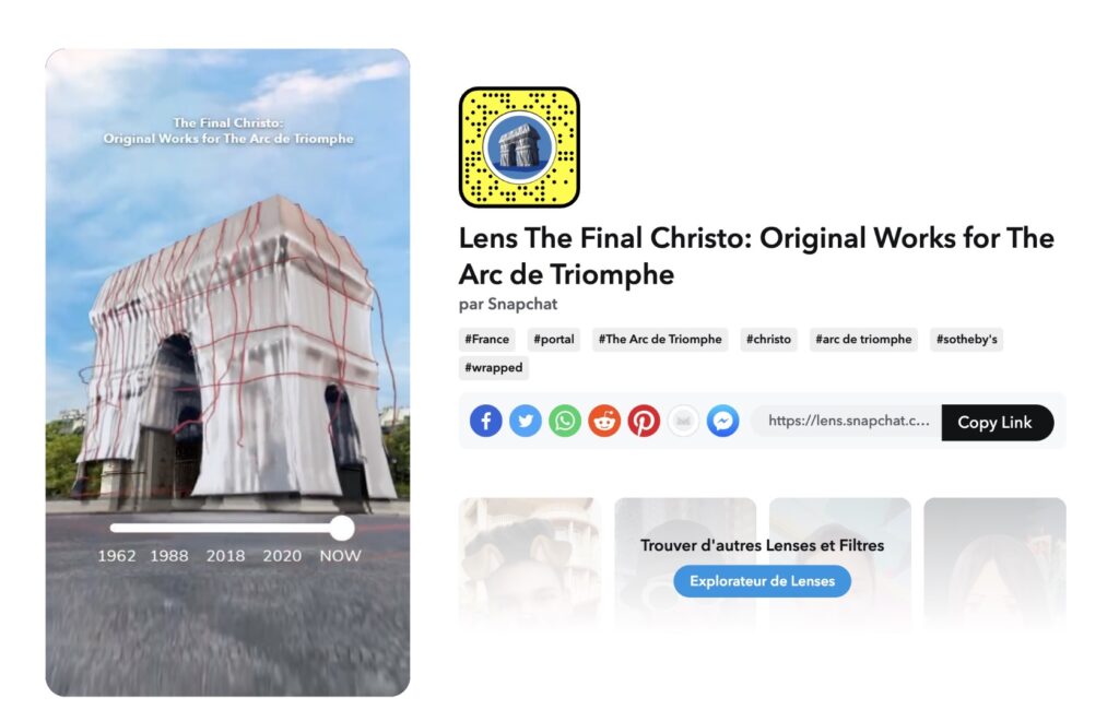 Un des travaux des équipes Snap permet aux passants de voir les différents projets de Christo en filmant l'Arc de triomphe. // Source : Snapchat