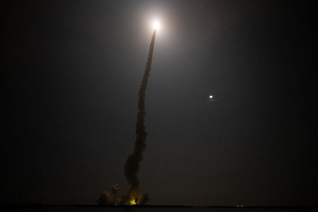 fusée SLS nuit