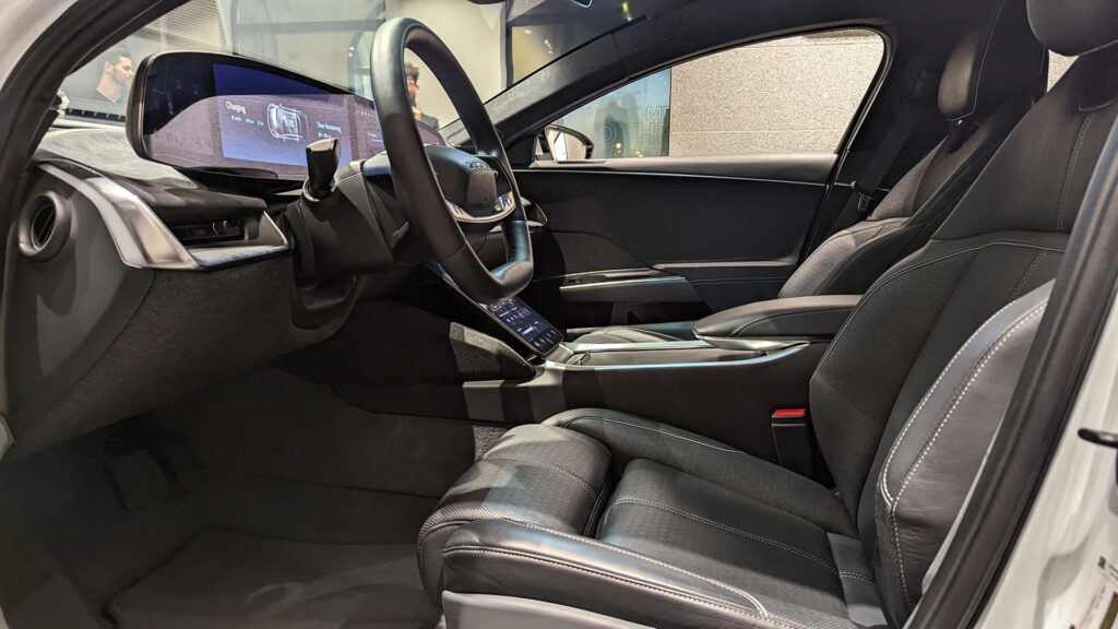 Intérieur de la Lucid Air Frand Touring // Source : Raphaelle Baut