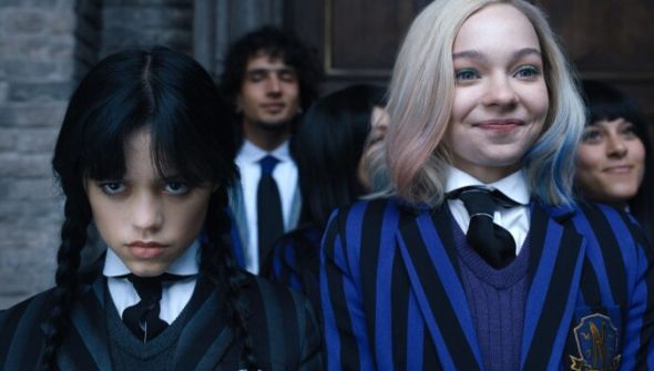 Mercredi et Enid dans la série Netflix // Source : Netflix