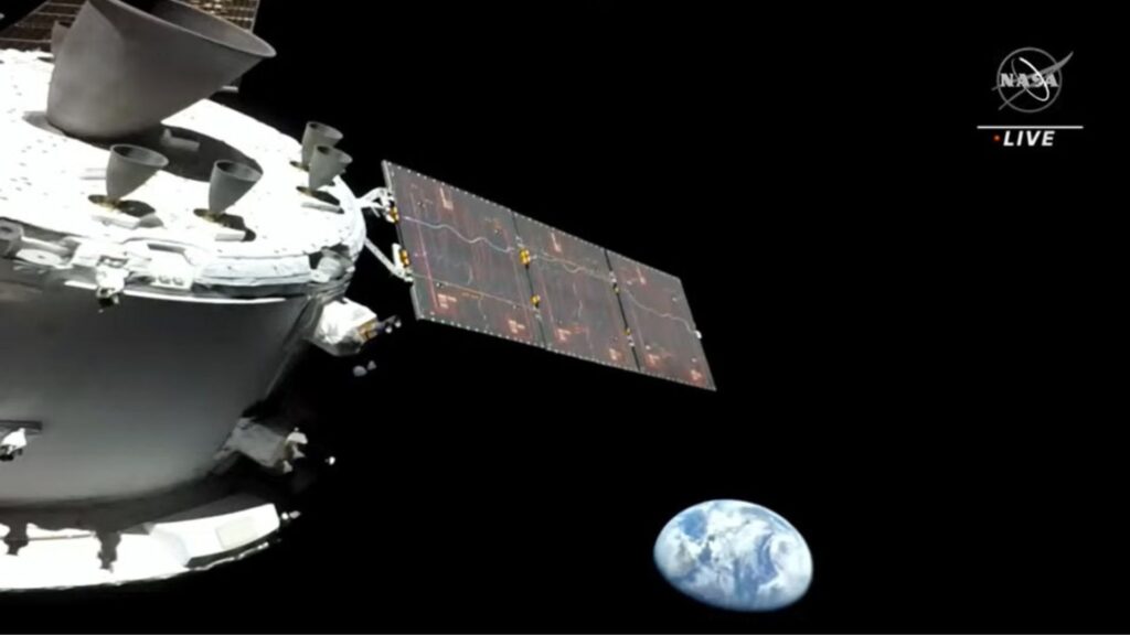 « Coucou, c'est nous ! » // Source : Via Twitter @Nasa_Orion « Coucou, c'est nous ! » // Source : Via Twitter @Nasa_Orion