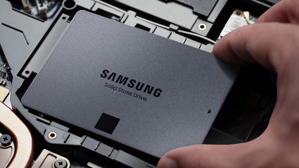 L'instalation du Samsung 870 QVO est assez simple // Source : Samsung