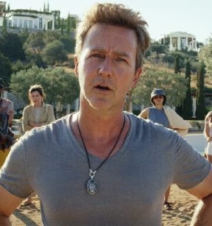 Edward Norton dans Glass Onion // Source : Netflix