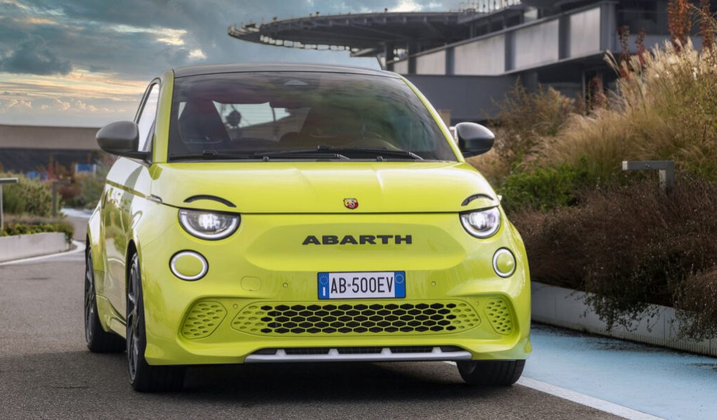 Abarth 500e 2023 // Source : Abarth Abarth 500e 2023 // Source : Abarth