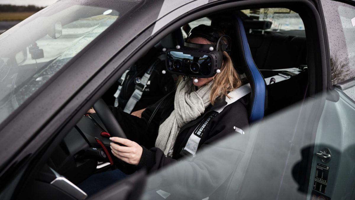 Oui, je suis au volant d'une voiture. // Source : BMW / Numerama