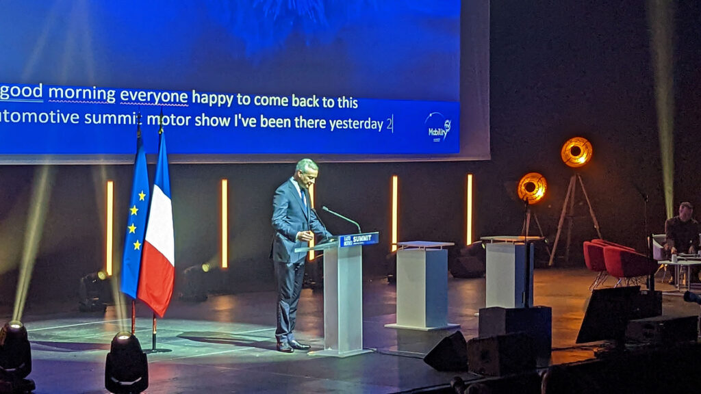 Bruno Le Maire vantant un protectionisme européen au Paris Automotive Summit // Source : Raphaelle Baut