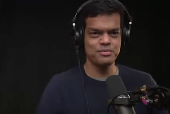 Sriram Krishnan, dans son émission The Good Time Show. // Source : Capture YouTube Sriram Krishnan, dans son émission The Good Time Show. // Source : Capture YouTube