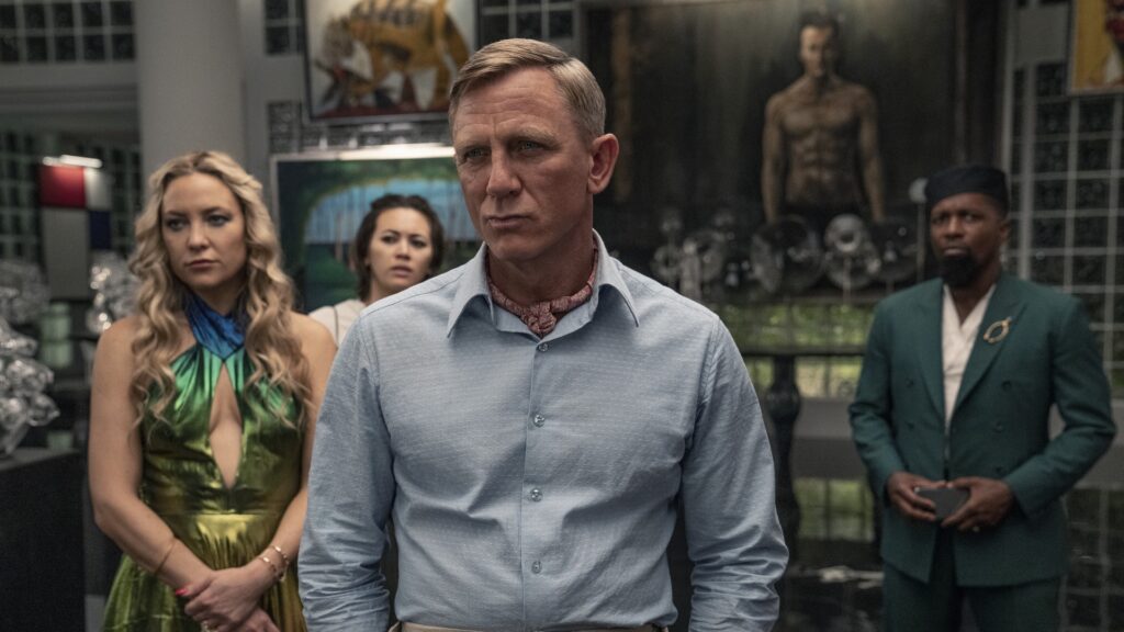 Daniel Craig returns as a detective in Glass Onion // Source: Netflix