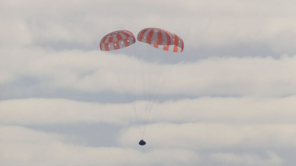 Artémis I peut avant l'amerrissage. // Source : Flickr/CC/Nasa Johnson (photo recadrée)