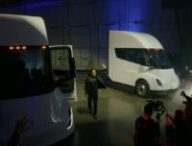 Tesla Semi delivery event avec Elon musk  // Source : Tesla