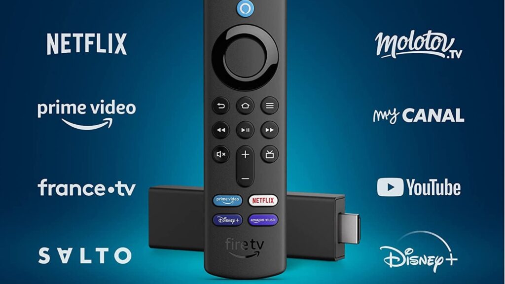 Le Fire Stick TV 4K d'Amazon avec sa télécommande // Source : Amazon