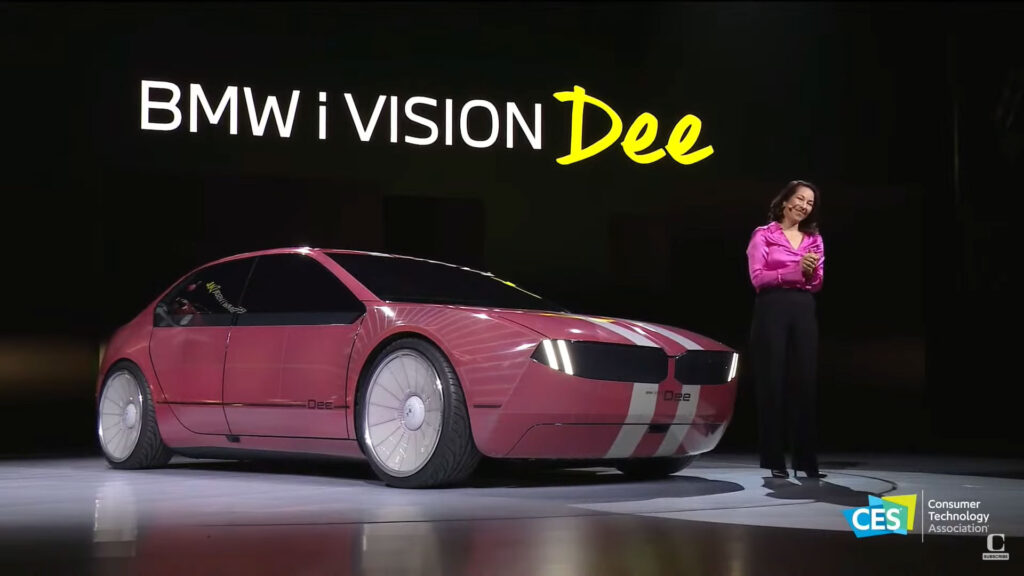 BMW i Vision Dee lors d'un de ces changements de couleurs // Source : capture de la présentation BMW