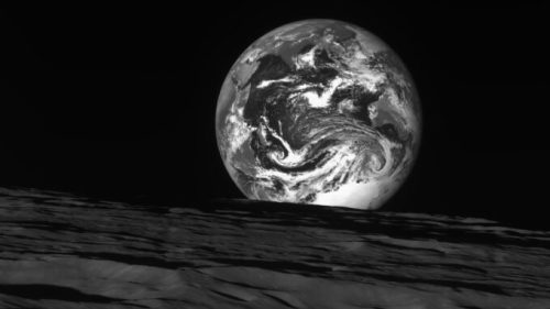 Photo de la Terre par la sonde Danurite, depuis l'orbite lunaire. // Source : Institut spatial sud-coréen KARI