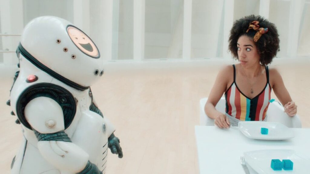 La SF présente des relations souvent plus intimes avec les IA et les robots. // Source : Doctor Who, BBC
