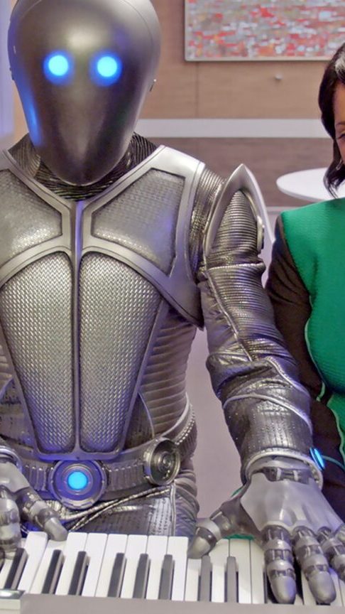 Isaac et Claire dans The Orville. // Source : Disney+/Hulu