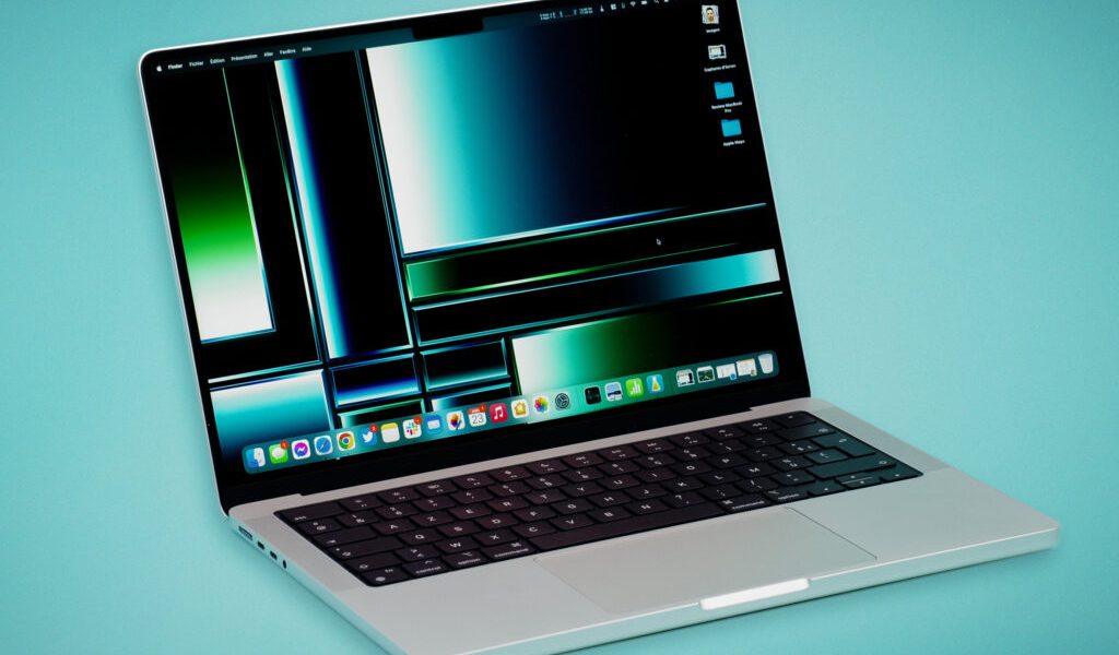 Apple MacBook Pro 14 2023 M2 Pro : prix, fiche technique, actualités et  test - PC portables - Numerama