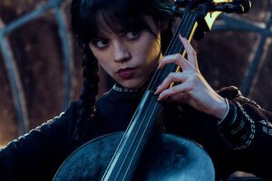 Mercredi et son fameux violoncelle // Source : Netflix