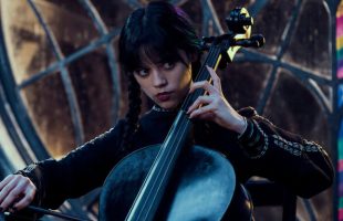 Mercredi et son fameux violoncelle // Source : Netflix