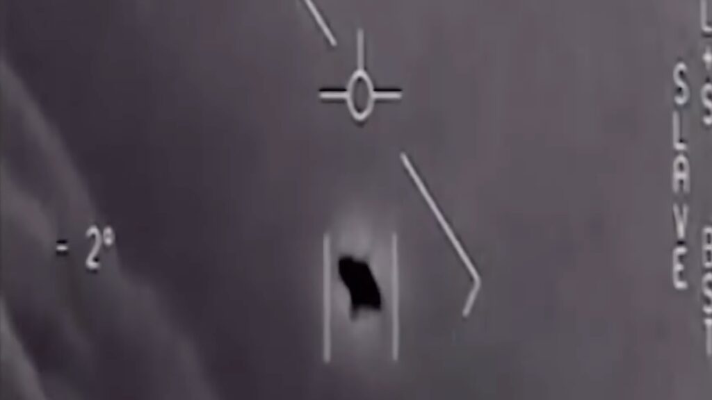Image of unidentified aerial phenomenon from 2015. // Source: Pentagon
