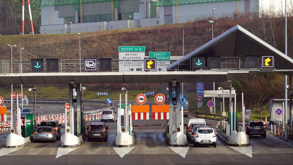 A41 toll gate // Source: Flickr Guilhem Vellut