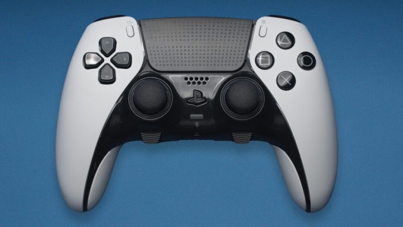 La manette pro DualSense Edge de la PS5 se trouve enfin sous les 200 €
