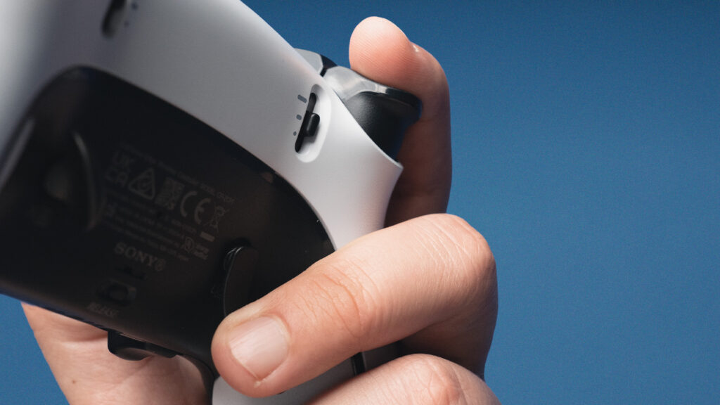 La DualSense Edge de Sony pour PS5 // Source : Thomas Ancelle pour Numerama La DualSense Edge de Sony pour PS5 // Source : Thomas Ancelle pour Numerama