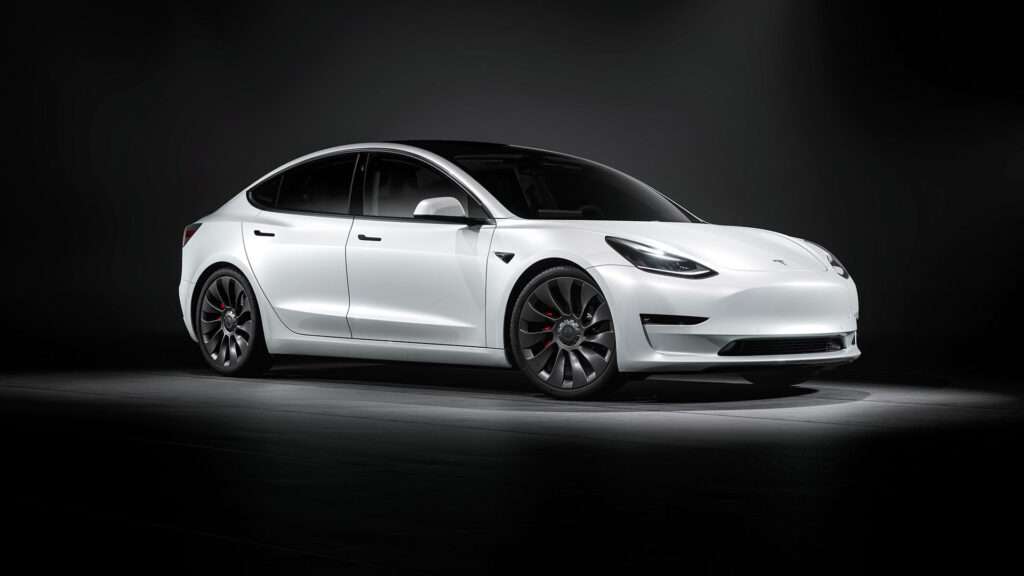 Tesla Model 3 // Source : Tesla