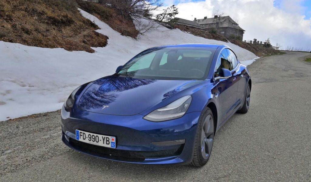 Tesla Model 3 en hiver // Source : Raphaelle Baut Tesla Model 3 en hiver // Source : Raphaelle Baut