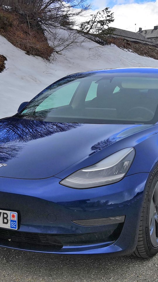 Tesla Model 3 en hiver // Source : Raphaelle Baut