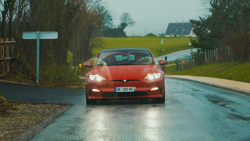 Elon Musk annonce l’arrêt de deux voitures Tesla