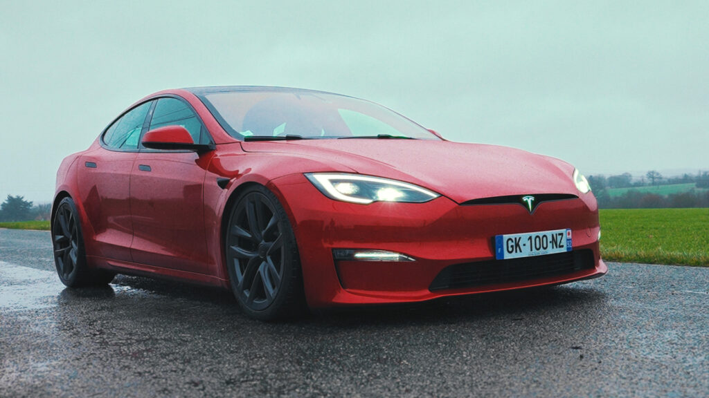 https://c0.lestechnophiles.com/www.numerama.com/wp-content/uploads/2023/01/teslamodelsplaid2-1024x576.jpg?avif=1&key=3b768e34