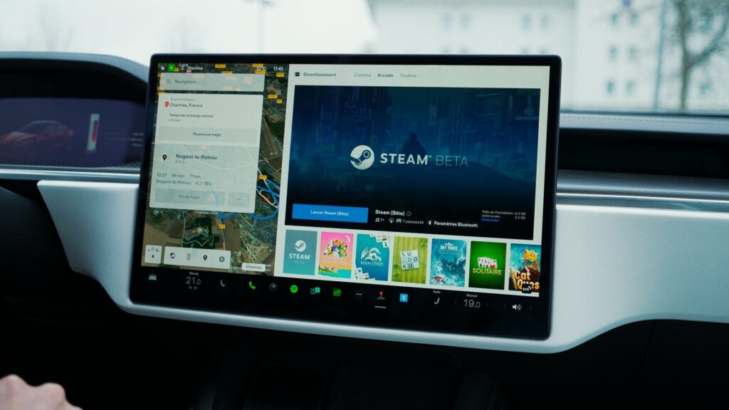 The Steam application in a Tesla Model S Plaid // Source: Thomas Ancelle for Numerama