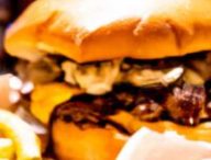 Un burger appétissant ? Et non : c'est un image créée par intelligence artificielle // Source : Lunchbox 
