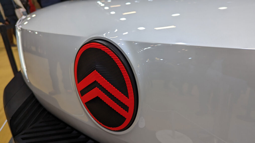 Le nouveau logo devrait être sur les futurs modèles Citroën // Source : Raphaelle Baut