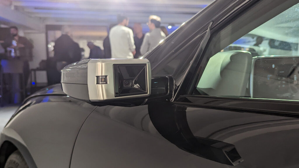 Hyundai Ioniq 6 avec rétroviseurs caméra // Source : Raphaelle Baut
