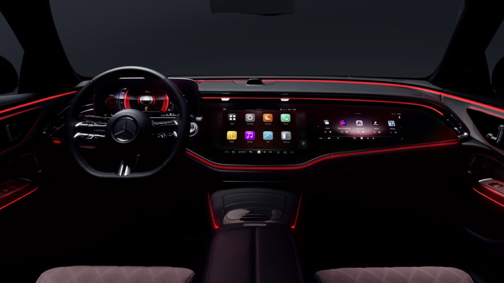 New MBUX in the E class with ugly icons // Source: Mercedes