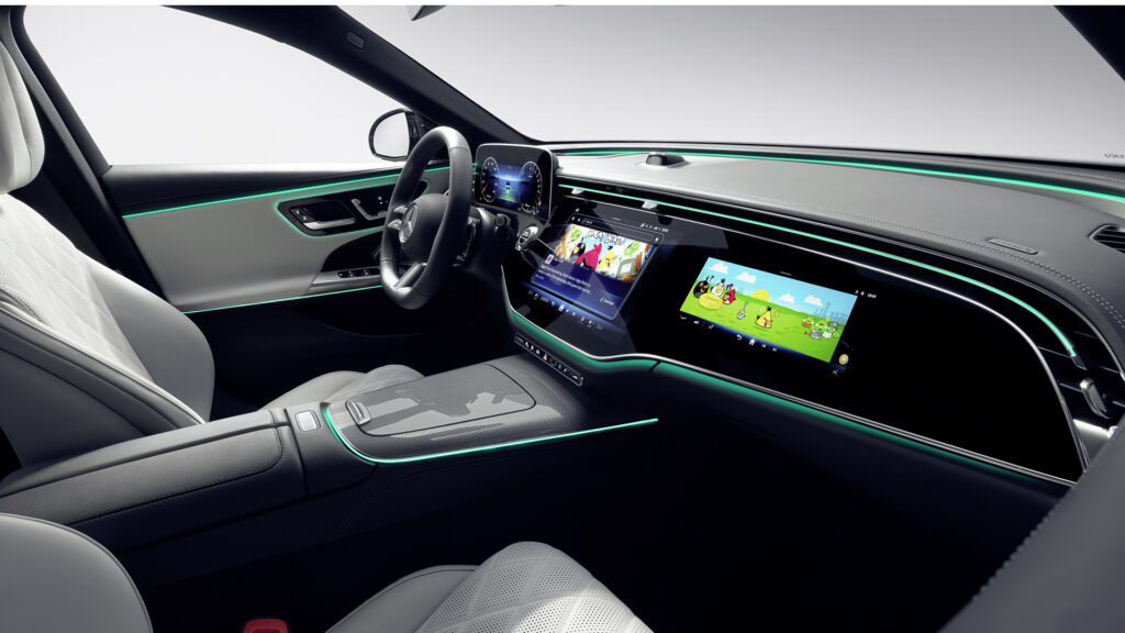 Playing Angry Birds in a Mercedes E-Class is possible // Source: Mercedes