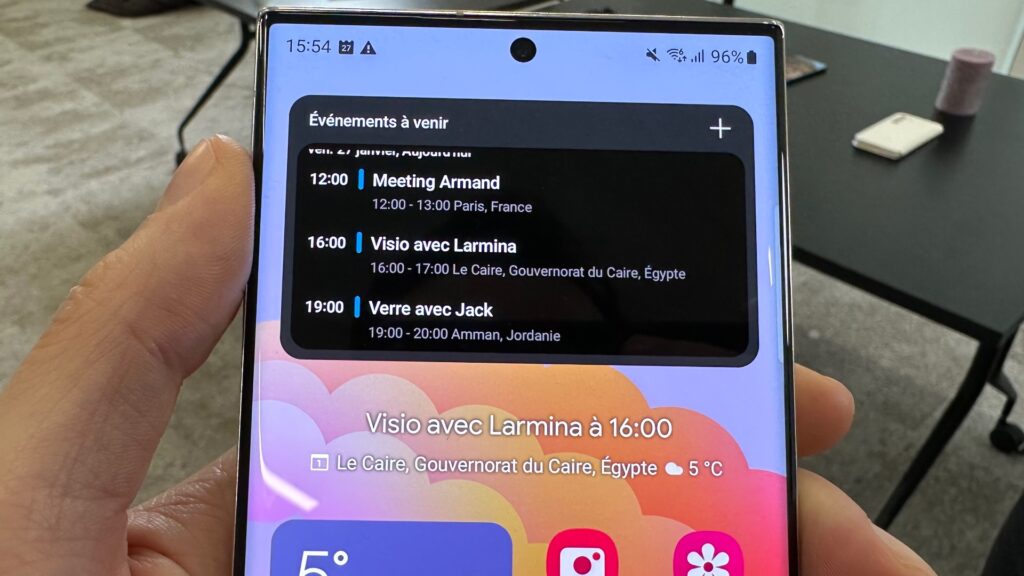 L'écran des S23 est toujours aussi magnifique. Il est désormais partagé par toute la gamme. // Source : Numerama L'écran des S23 est toujours aussi magnifique. Il est désormais partagé par toute la gamme. // Source : Numerama