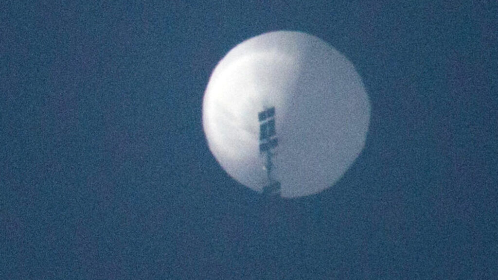 The spy balloon seen by an American citizen in the state of montana.  // Source: Chase Doak