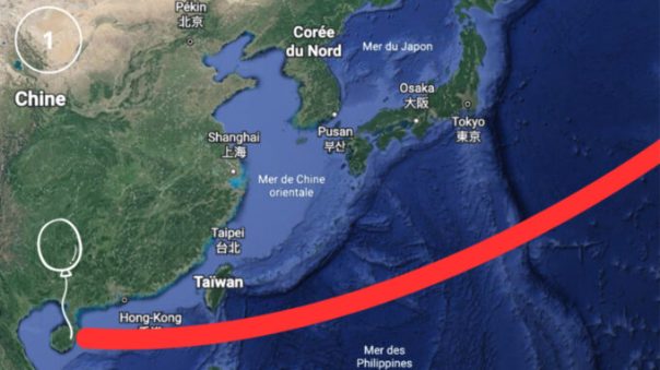 Le ballon espion aurait décollé depuis la base de l'Île de Hainan en Mer de Chine. // Source : Numerama