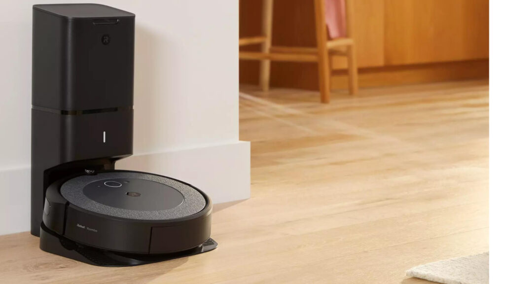 La base du Roomba i5+ est peu discrète // Source : iRoboto