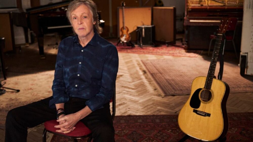 Paul McCartney dans Derrière les murs des studios Abbey Road // Source : Mary McCartney/Disney+